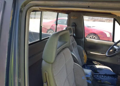 1988 Jeep Comanche Laredo z USA, uszkodzony, nr VIN 1JTML65T3JT245923